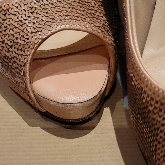 Extremely rare Christian Louboutin Very Prive in "Salmon" (nude) sequin in 37.5 - Picture 12 of 16